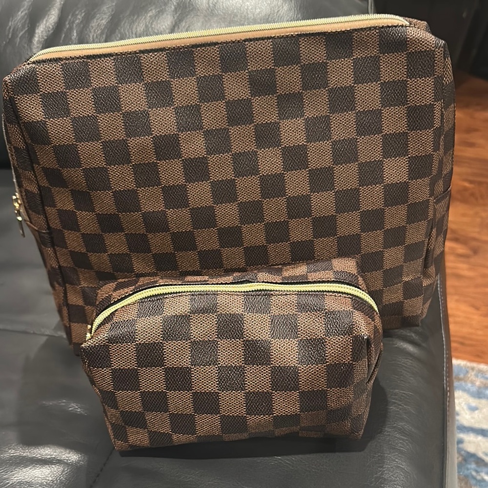 Elegant Checkered Brown Cosmetic Bag Set